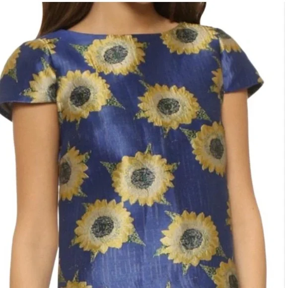Alice + Olivia blue sunflower print jacquard style fabric short sleeve top - Picture 1 of 4